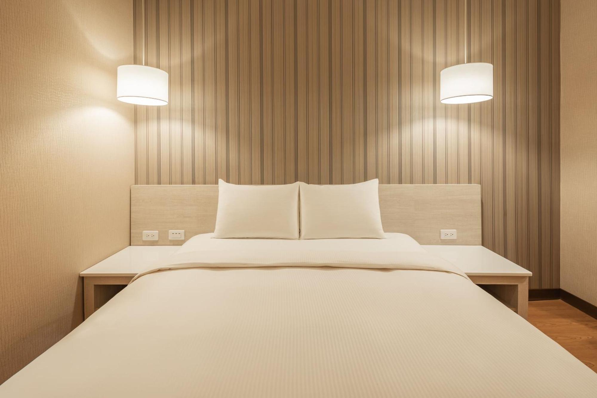 Kindness Hotel-Jue Ming Kaohsiung Room photo