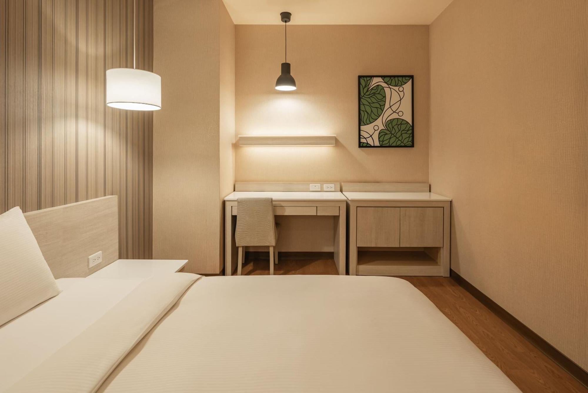 Kindness Hotel-Jue Ming Kaohsiung Room photo