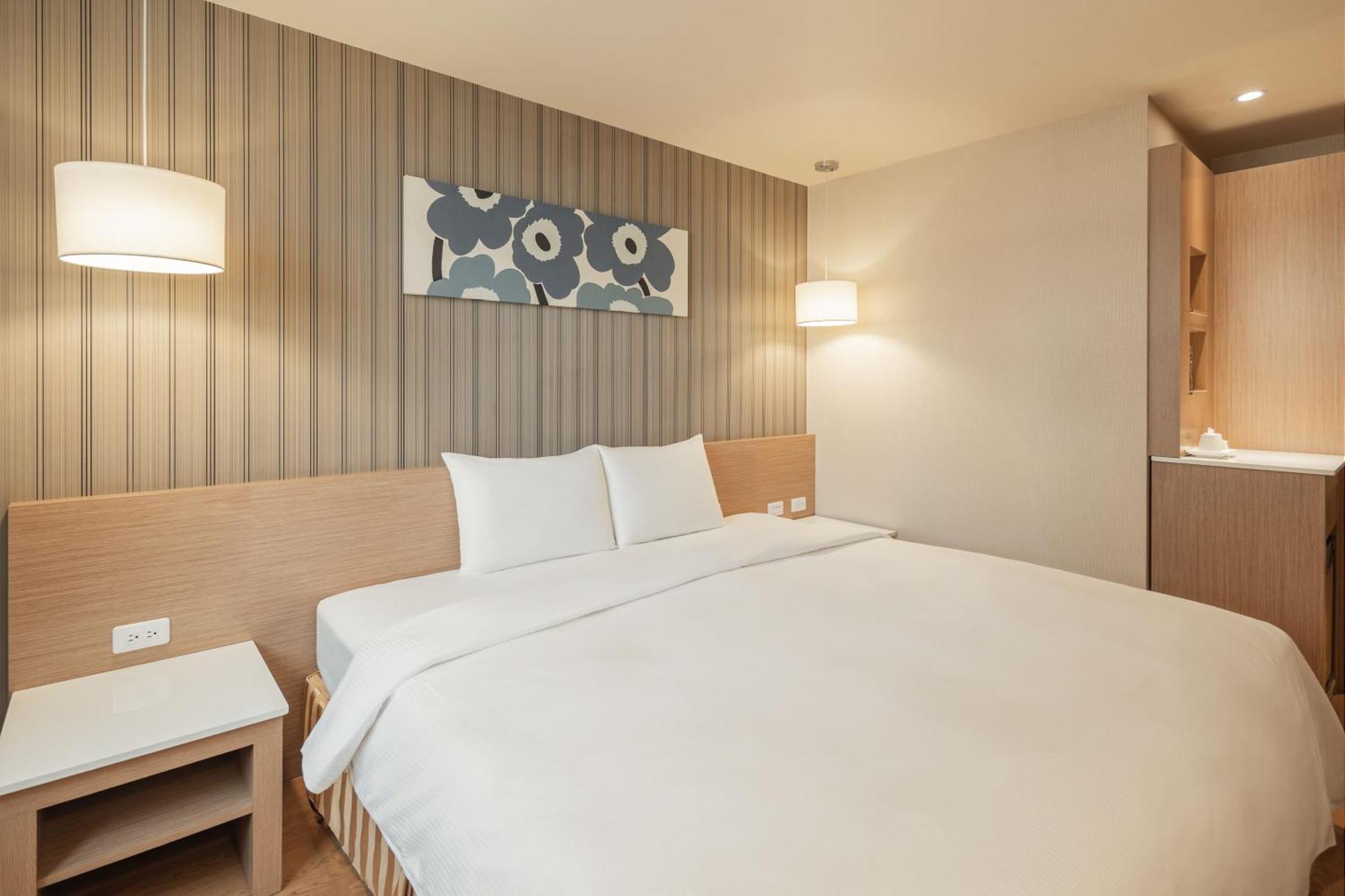 Kindness Hotel-Jue Ming Kaohsiung Room photo